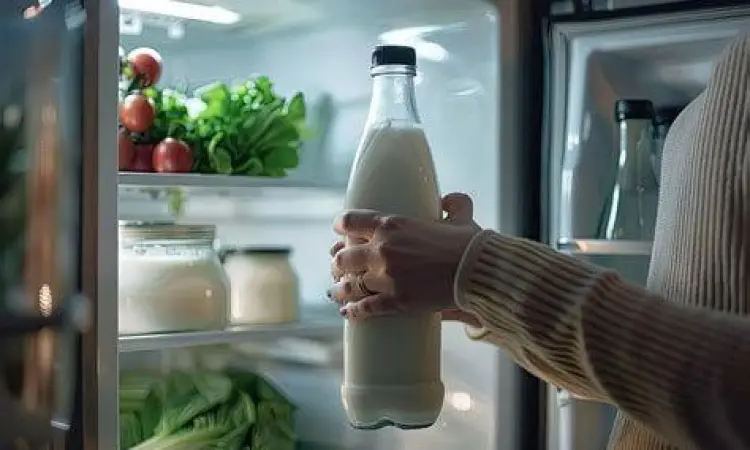 Penyimpanan Susu Ultra Milk Susu Ultra Milk disimpan di rak lemari es