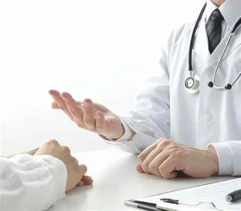 Konsultasi Medis Konsultasi dengan dokter mengenai dosis obat penambah darah