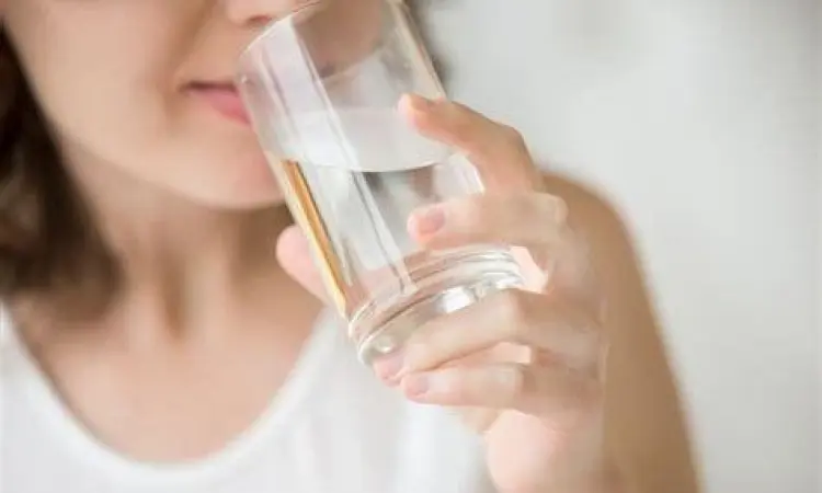 Hidrasi Tubuh Pentingnya hidrasi saat demam