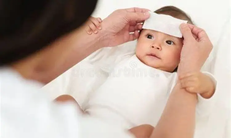 Cara menempelkan plester kompres demam