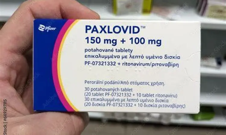 Kemasan obat Paxlovid untuk terapi corona