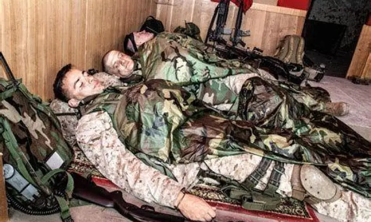 Ilustrasi teknik militer untuk cara cepat tidur