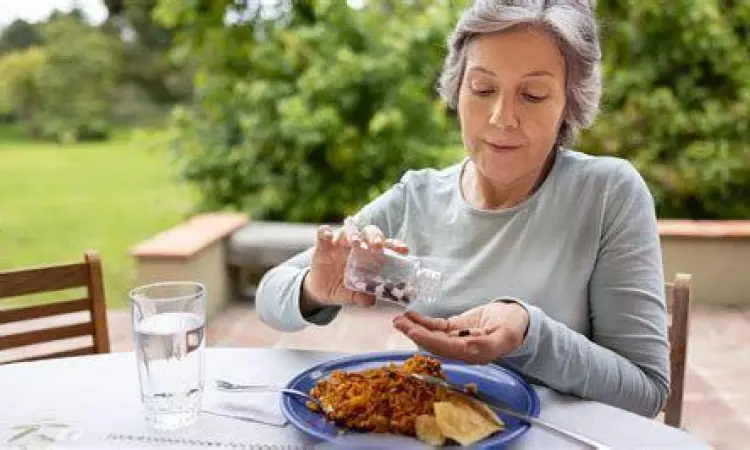 Mengonsumsi obat sesudah makan