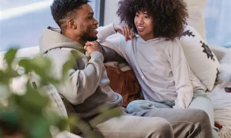 Komunikasi sebagai Bentuk Effort Pasangan yang sedang berdiskusi secara sehat sebagai bentuk effort