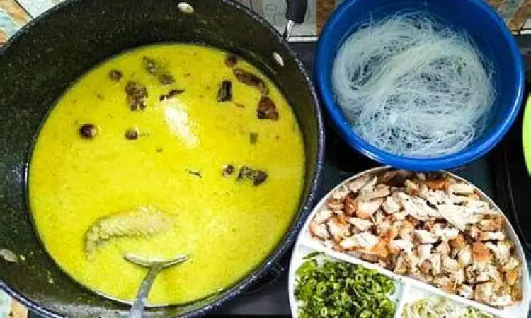 Proses menumis bumbu halus soto ayam hingga matang