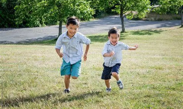 Gerakan Berjalan dan Berlari Visualisasi gerakan lokomotor berjalan dan berlari