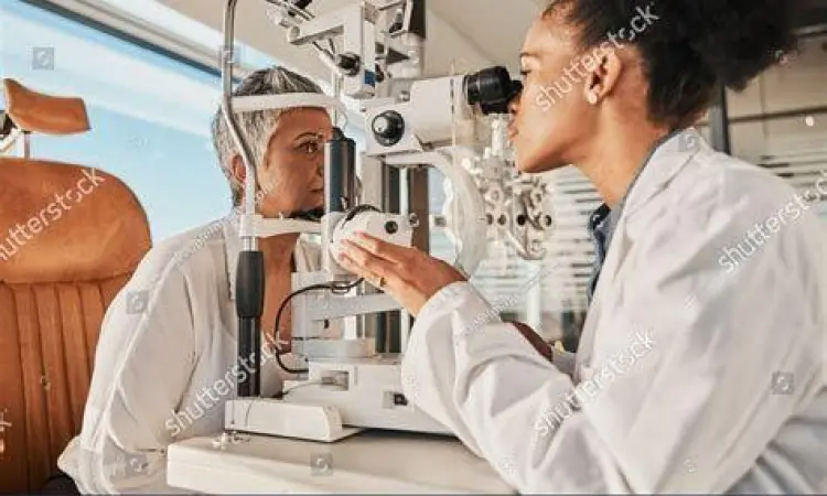 Konsultasi Medis Mata Konsultasi dengan dokter mata