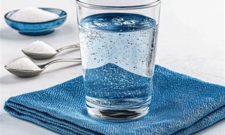 Segelas air untuk rehidrasi tubuh