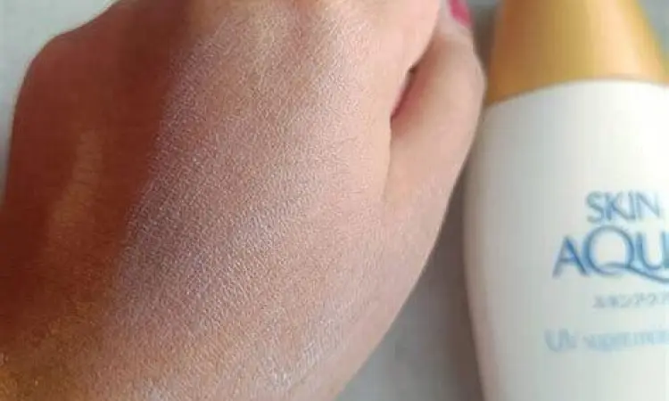 Tekstur ringan skin aqua sunscreen