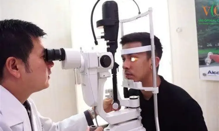 Prosedur pemeriksaan saraf mata oleh dokter