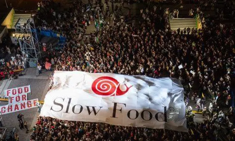 Sejarah Slow Living Representasi gerakan slow food di Italia sebagai awal slow living