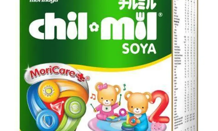 Membaca label nutrisi pada kemasan susu bayi
