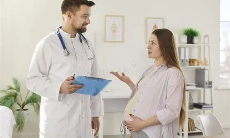 Konsultasi Medis Kehamilan Ibu hamil berkonsultasi dengan dokter mengenai kesehatan seksual