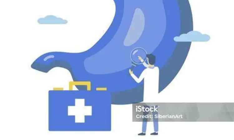 Dokter memeriksa pasien sakit perut