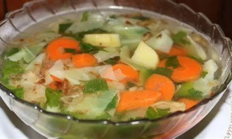 Menyiapkan Bumbu Halus proses mengulek bumbu sayur sop tradisional