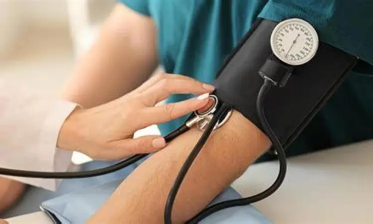 Pengecekan tekanan darah rutin saat konsumsi amlodipine