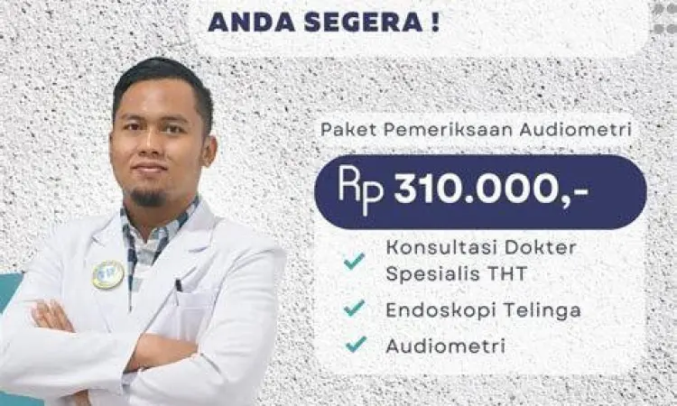 Pasien sedang menjalani tes pendengaran audiometri