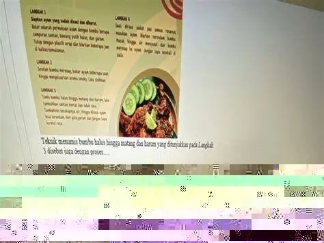 Teknik Menumis Bumbu Menumis bumbu halus sop ayam di wajan