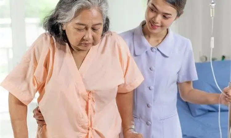 Perawat memberikan layanan home care adalah bentuk dedikasi medis