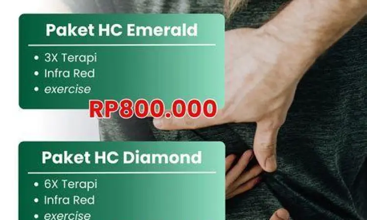 Fisioterapi di Rumah Fisioterapis sedang memberikan terapi dalam program home care adalah kunci pemulihan