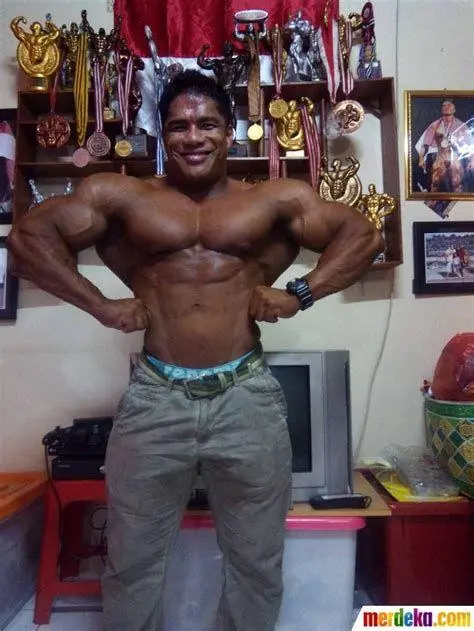 Komposisi Tubuh Manusia Perbedaan massa otot dan lemak pada tubuh manusia